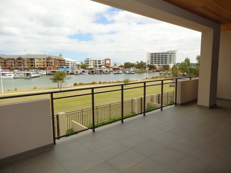 4/48 Ormsby Terrace, Mandurah WA 6210