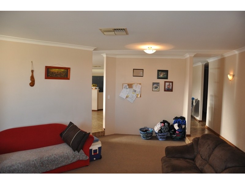 139 Peelwood Pde, Halls Head WA 6210
