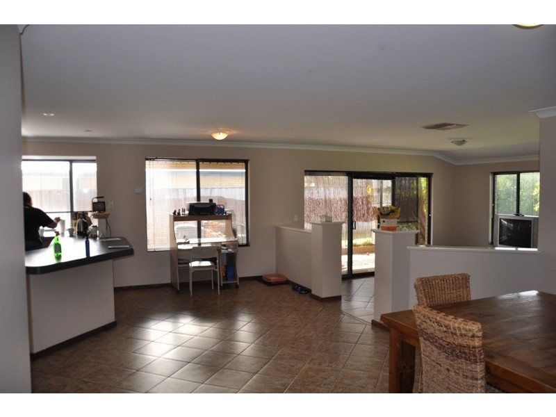 139 Peelwood Pde, Halls Head WA 6210