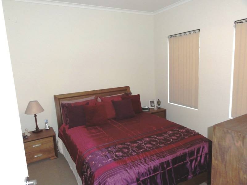 2/ 20 Lanyon Street, Mandurah WA 6210