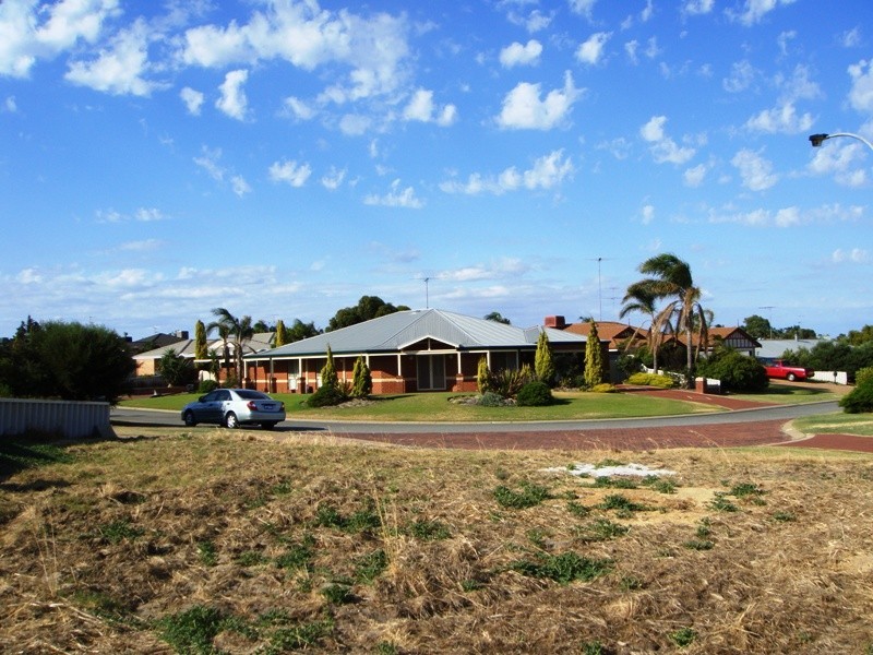 19 Chennile Vista, Halls Head WA 6210