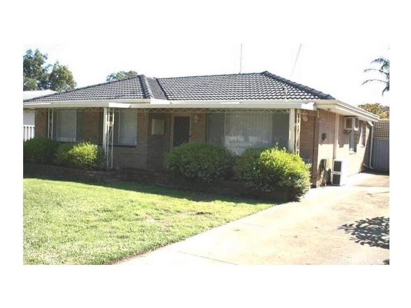 18 Kallang Rd, Coodanup WA 6210