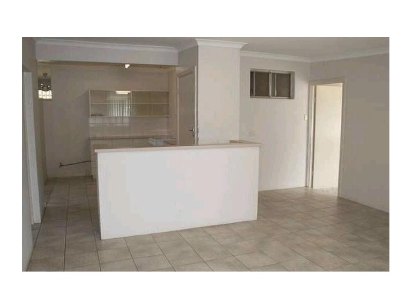 18 Kallang Rd, Coodanup WA 6210