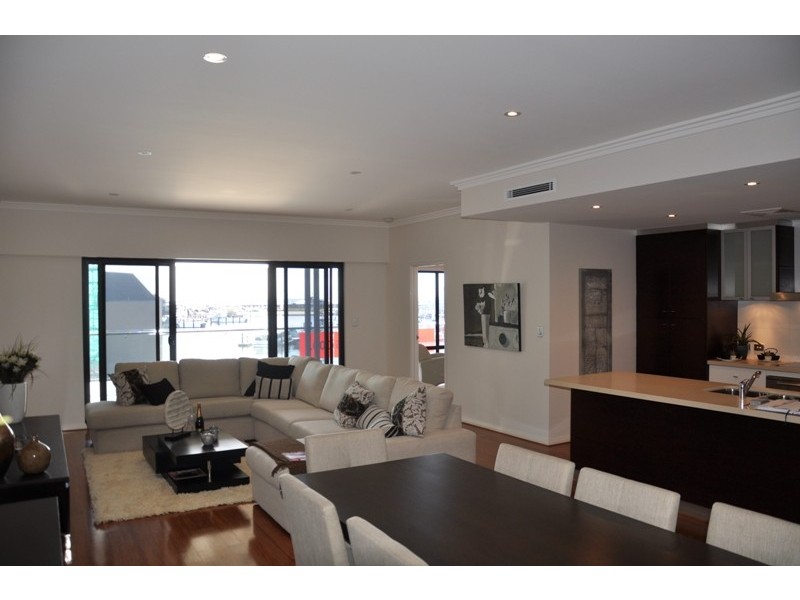 4/18 Cannaregio Sq, Mandurah WA 6210