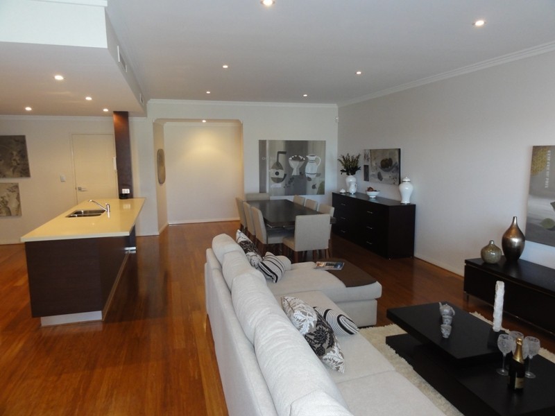18 Cannaregio Sq, Mandurah WA 6210