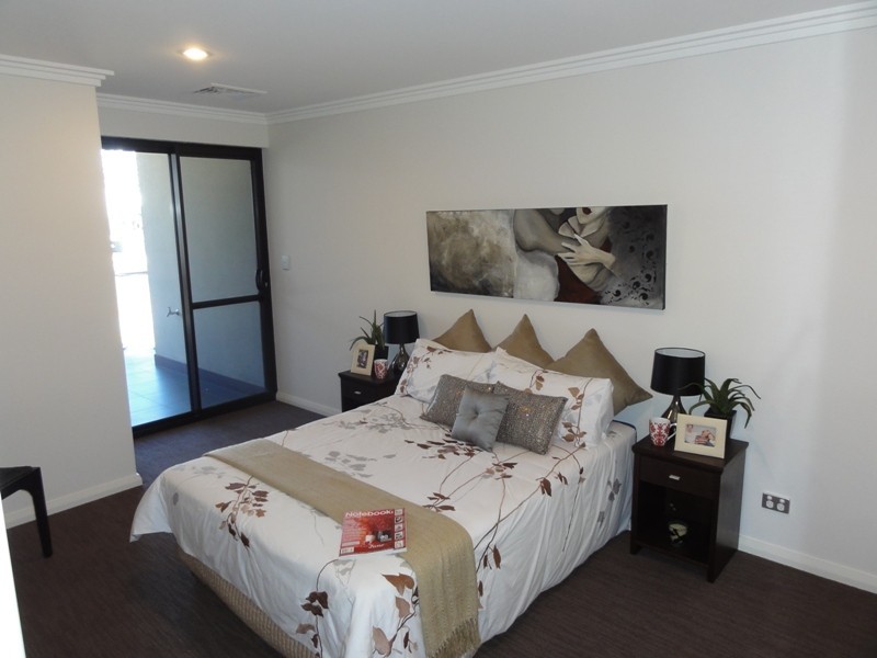 18 Cannaregio Sq, Mandurah WA 6210