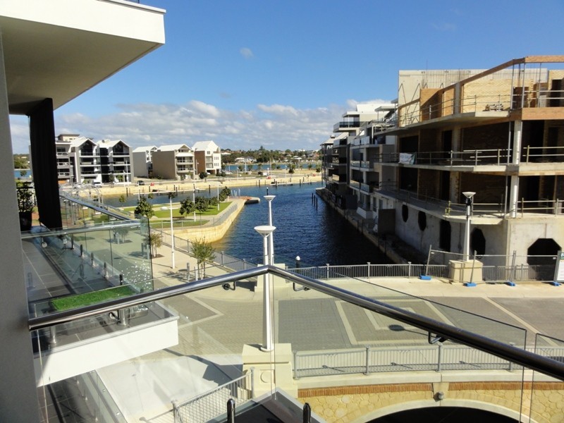 18 Cannaregio Sq, Mandurah WA 6210