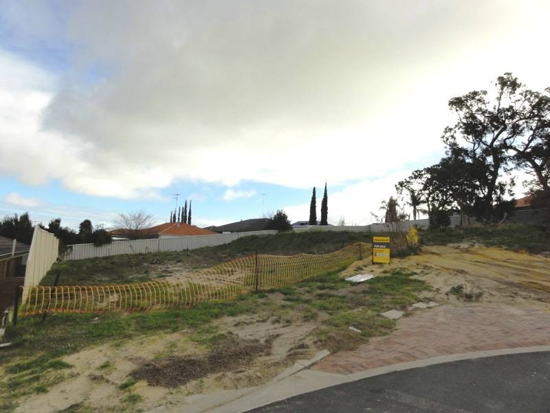 14 Lambourne Place, Halls Head WA 6210