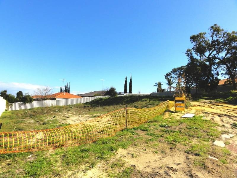 14 Lambourne Place, Halls Head WA 6210