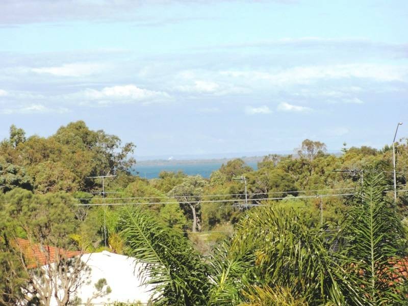 14 Lambourne Place, Halls Head WA 6210