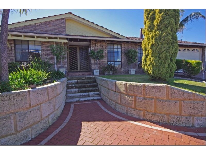 36 Peelwood Pde, Halls Head WA 6210