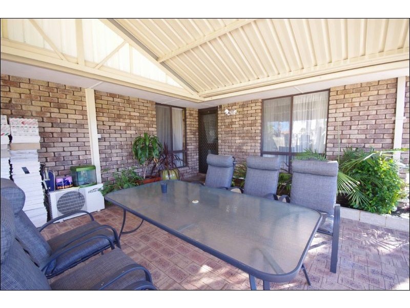 36 Peelwood Pde, Halls Head WA 6210