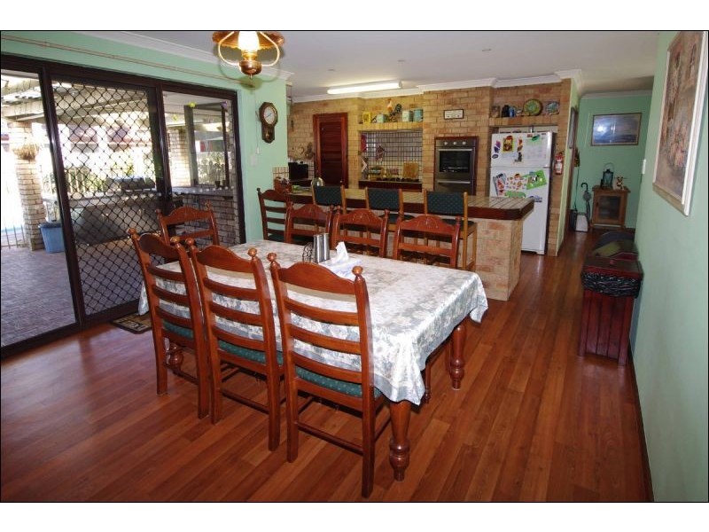 36 Peelwood Pde, Halls Head WA 6210