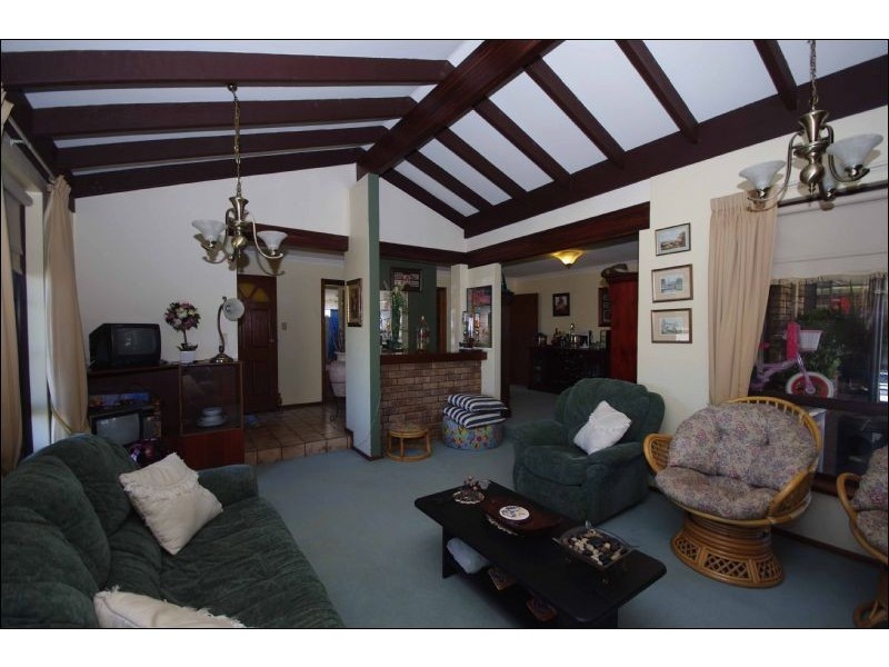 36 Peelwood Pde, Halls Head WA 6210