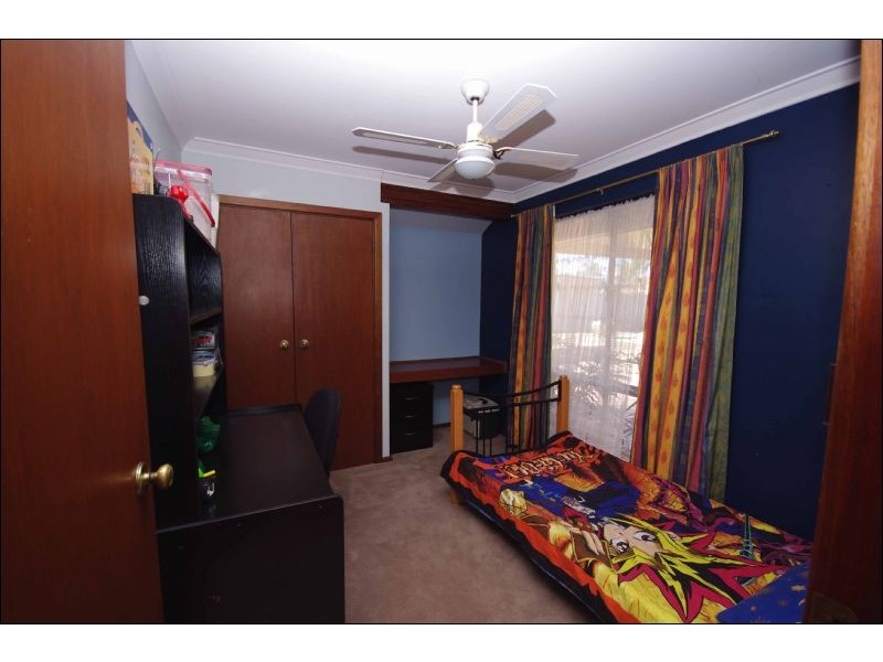 36 Peelwood Pde, Halls Head WA 6210