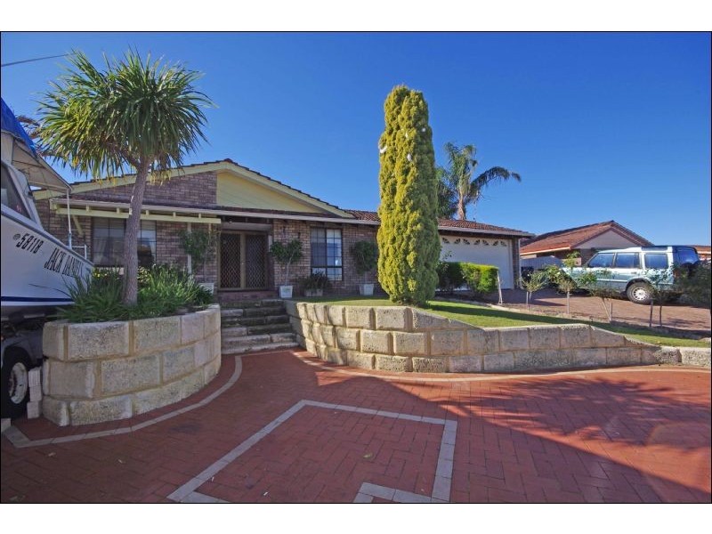 36 Peelwood Pde, Halls Head WA 6210