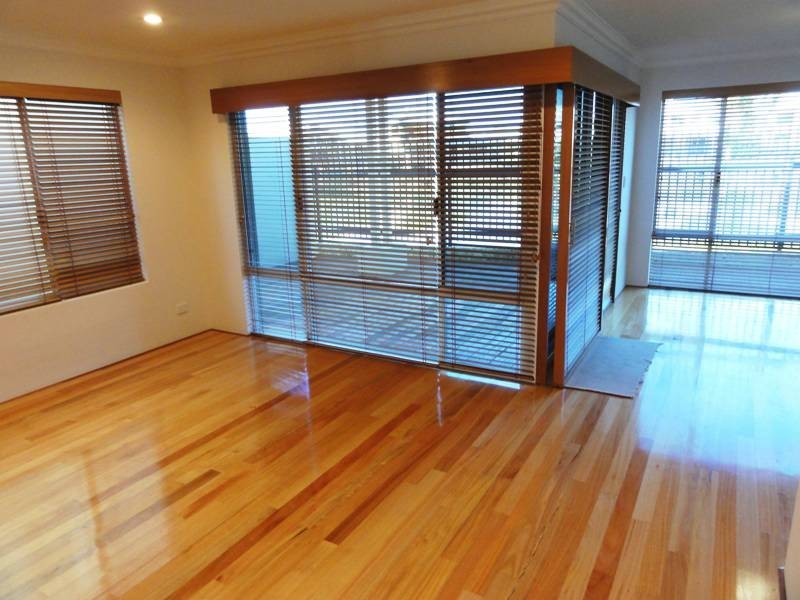 8a Sirrocco Drive, Erskine WA 6210