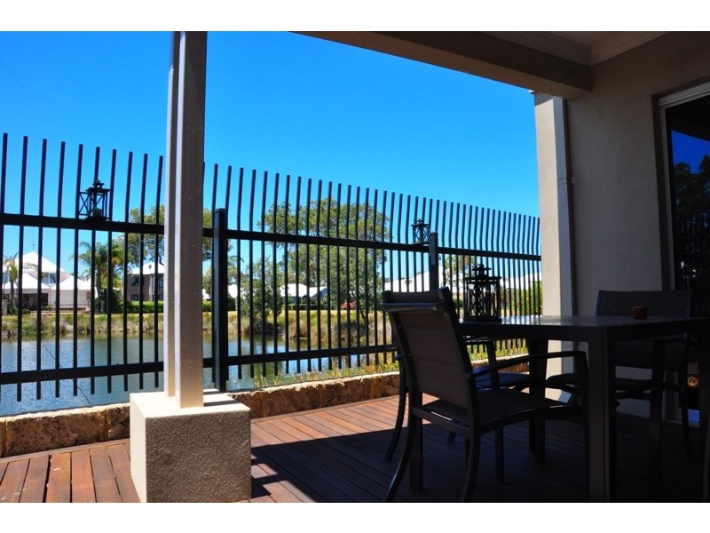 8a Sirrocco Drive, Erskine WA 6210