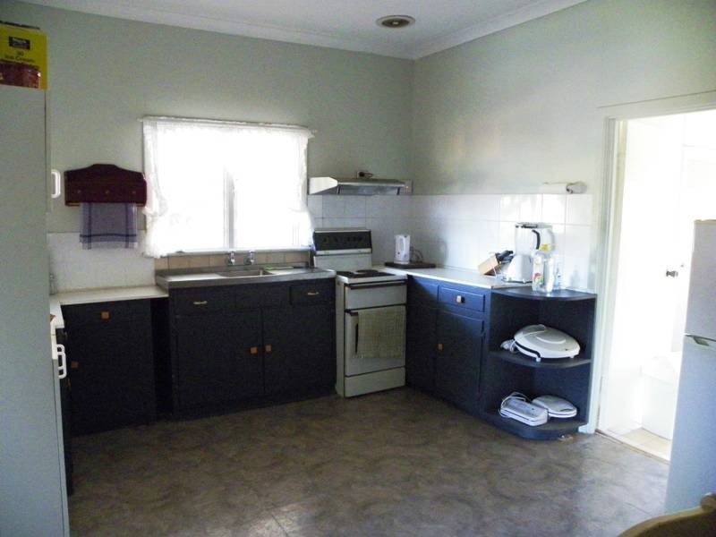 6 Fourth Ave, Mandurah WA 6210