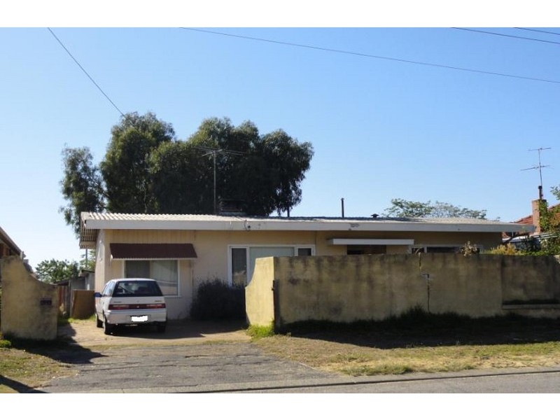 32 Leslie St, Dudley Park WA 6210