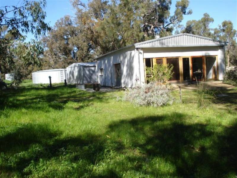 17 Dods Retreat, Lake Clifton WA 6215
