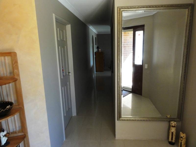 2 Hibiscus Rise, Halls Head WA 6210