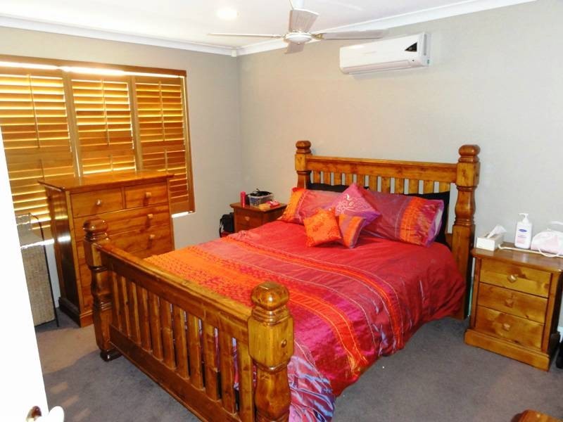 2 Hibiscus Rise, Halls Head WA 6210