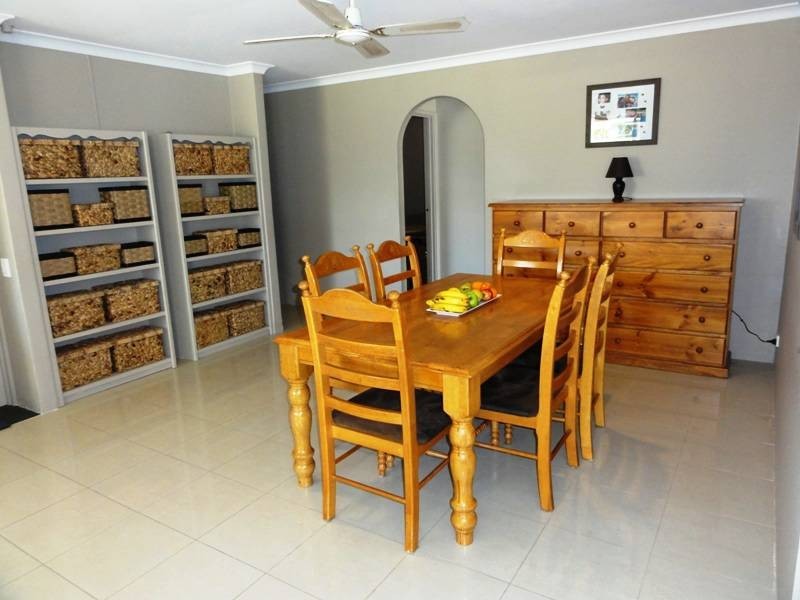 2 Hibiscus Rise, Halls Head WA 6210
