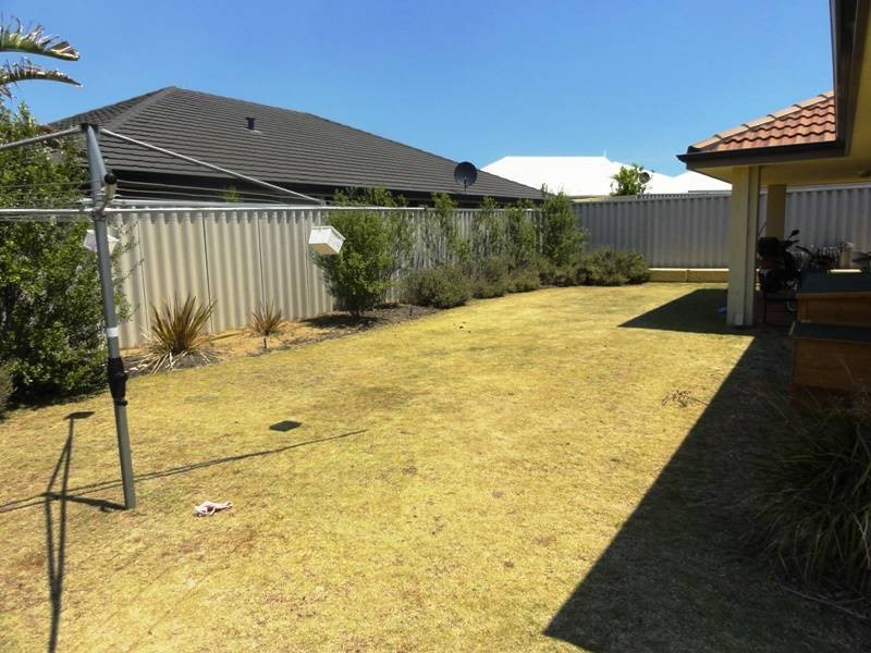 1 Newark Way, Secret Harbour WA 6173