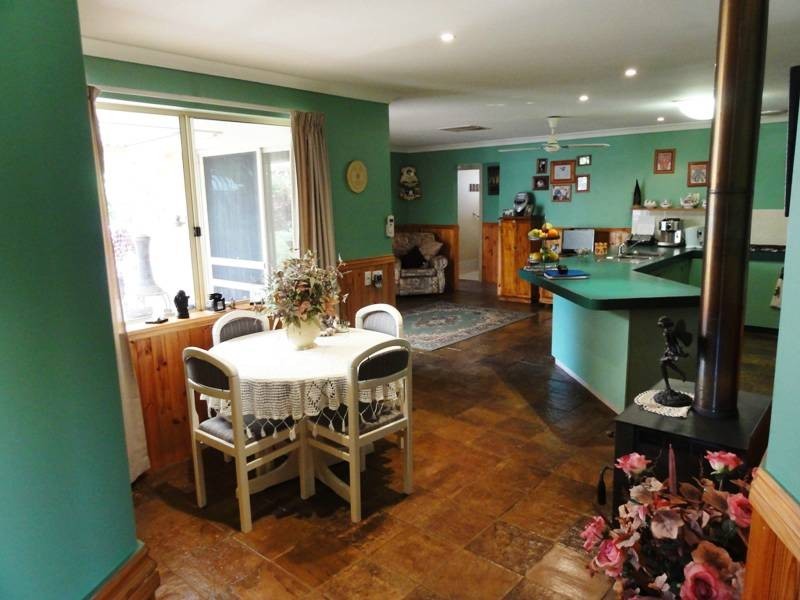 8 River Glen Drive, North Yunderup WA 6208