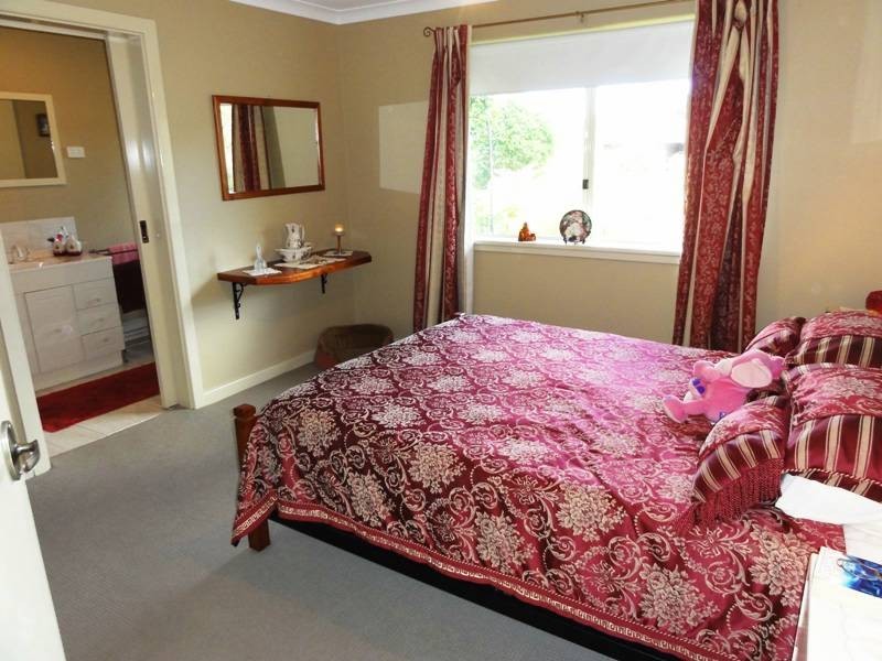 8 River Glen Drive, North Yunderup WA 6208