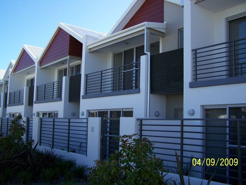 4/5 Bower Drive, Erskine WA 6210