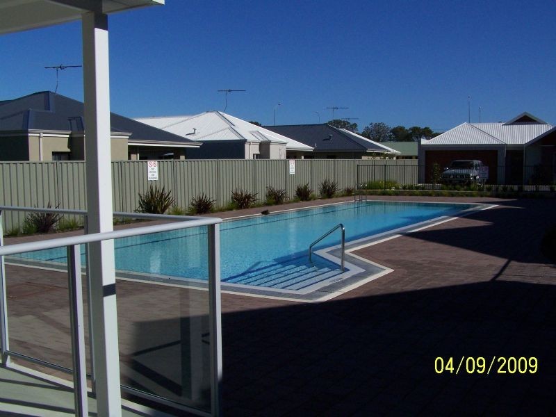 4/5 Bower Drive, Erskine WA 6210