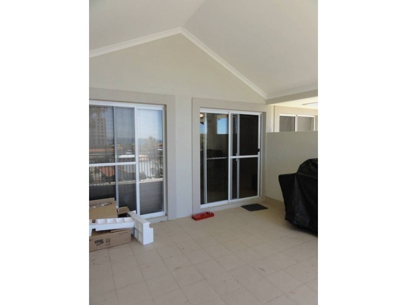 2/ 110 Leighton Rd, Halls Head WA 6210