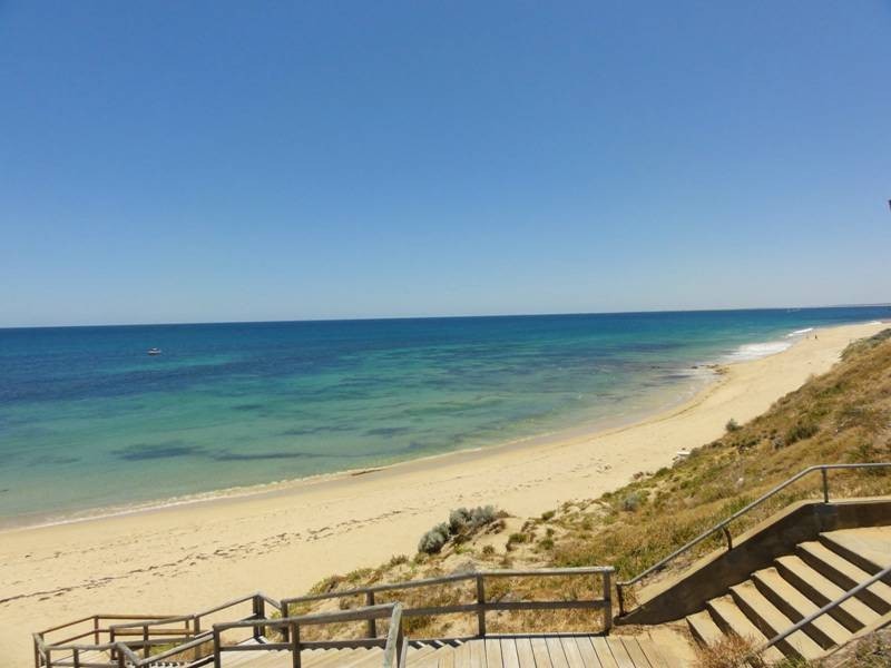 2/ 110 Leighton Rd, Halls Head WA 6210