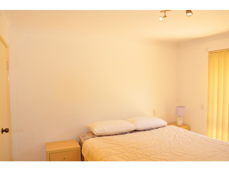 8B Coppercups Place, Halls Head WA 6210