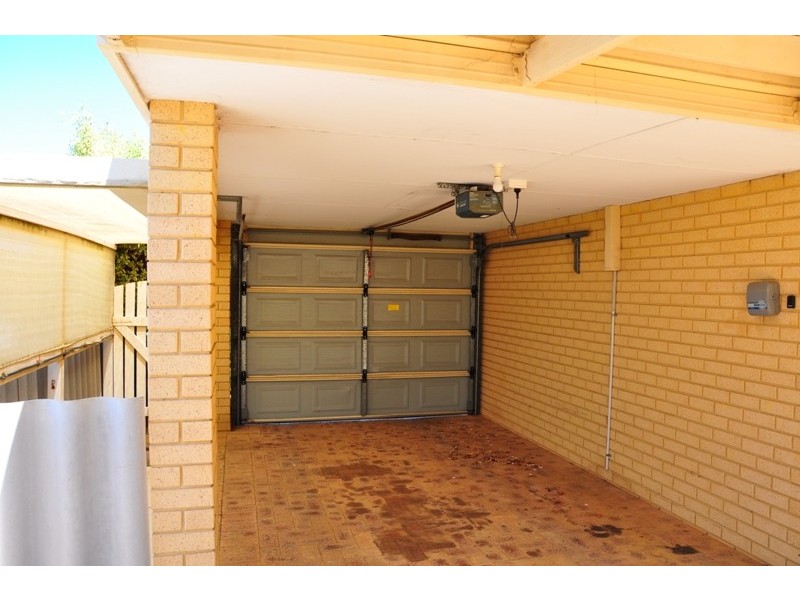 8B Coppercups Place, Halls Head WA 6210