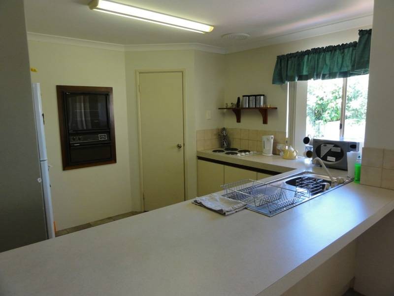 21 Honeysuckle Ramble, Halls Head WA 6210