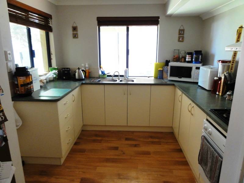 94a Leighton Rd, Halls Head WA 6210