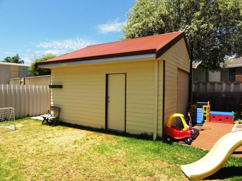 94a Leighton Rd, Halls Head WA 6210