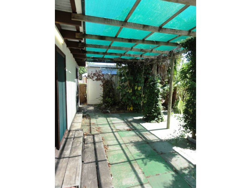 10 Loxton Street., Dudley Park WA 6210