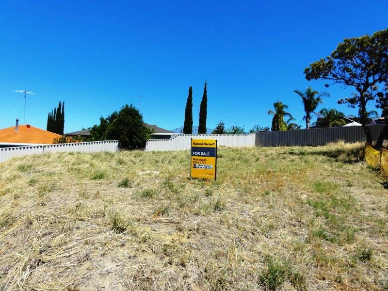 14b Lambourne Place, Halls Head WA 6210
