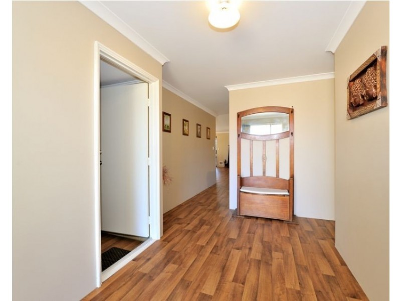 2 Dalona Parkway, Lakelands WA 6180