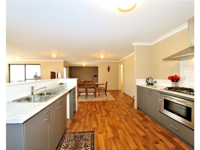 2 Dalona Parkway, Lakelands WA 6180