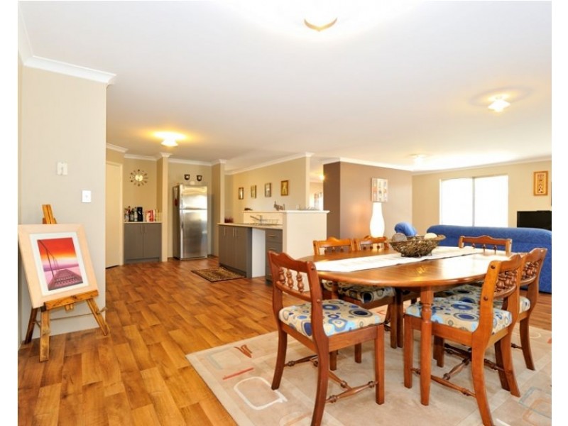 2 Dalona Parkway, Lakelands WA 6180