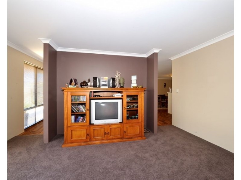 2 Dalona Parkway, Lakelands WA 6180