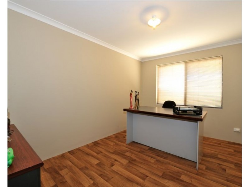 2 Dalona Parkway, Lakelands WA 6180