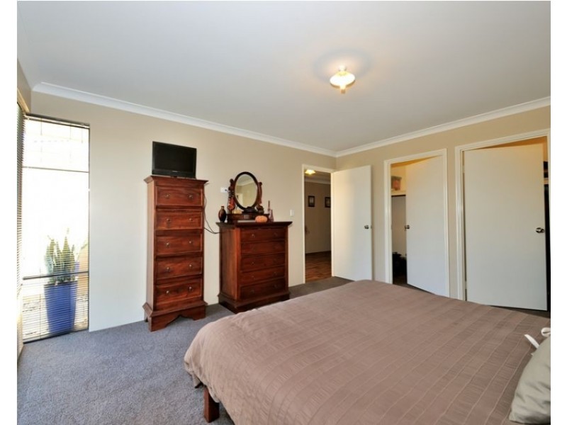 2 Dalona Parkway, Lakelands WA 6180