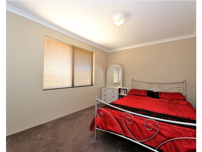 2 Dalona Parkway, Lakelands WA 6180