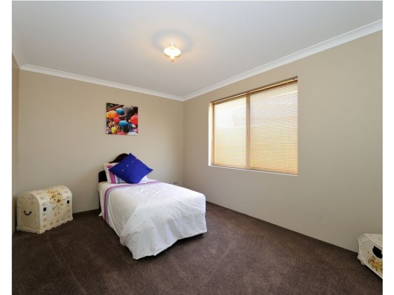 2 Dalona Parkway, Lakelands WA 6180